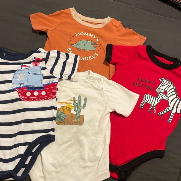 Garanimals Other - 💫4 pack💫 garanimals tshirt onesies